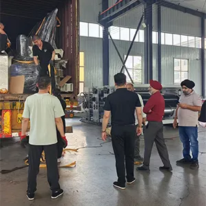 Clientes que visitan nuestra fábrica